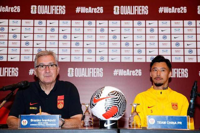 杨鸣：中国男篮其实更需要克拉克森这种小外援