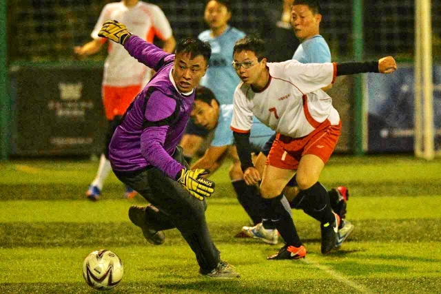 阿不都26+18新疆胜深圳 胡明轩14+7广东胜江苏